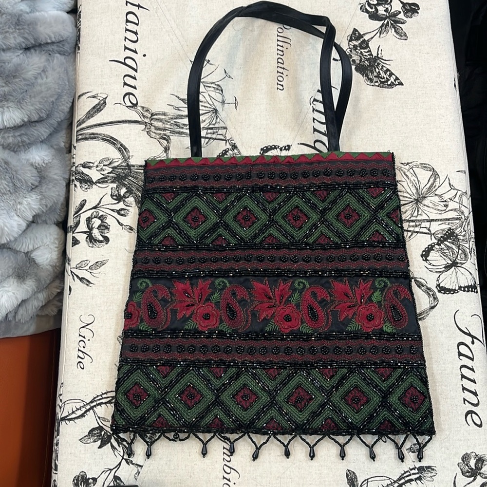 Beautiful purse for chic casual or formal attire. The beads are stunning.